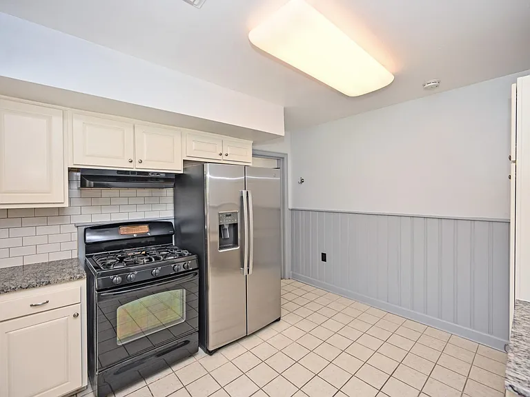 6904 Euclid Ave — Photo 8