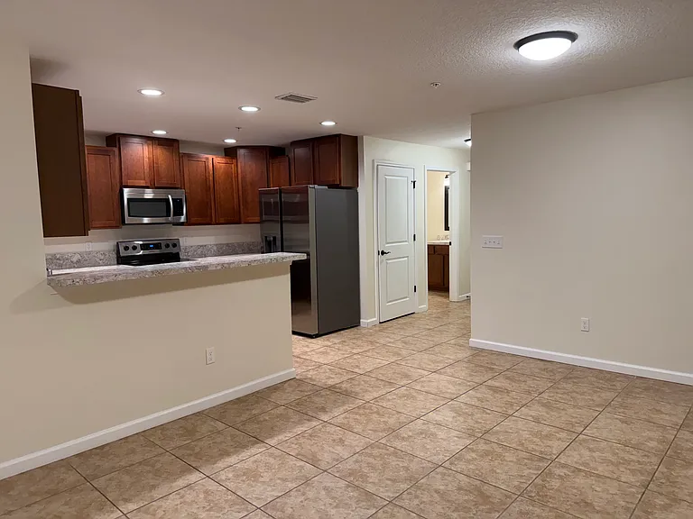 806 Oak St #14-1 — Photo 10