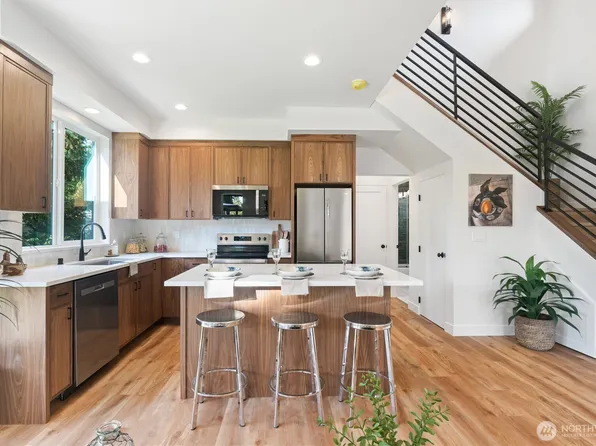 2907 Cedarwood Avenue, Bellingham, WA 98225