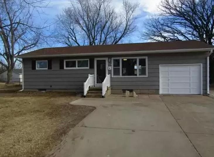 1st image of 617 Lena Ave