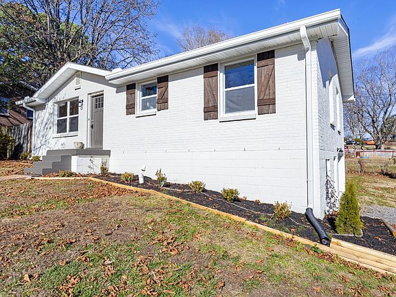 3rd image of 1447 McCan Dr