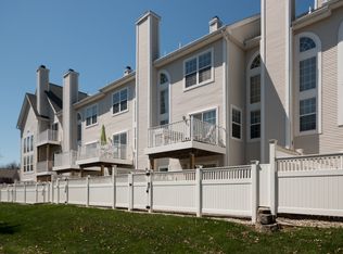 8 Howe Ct #107, Pennington, NJ 08534