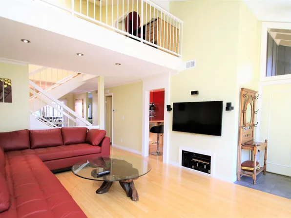 4807 Salem Village Dr, Culver City, CA 90230