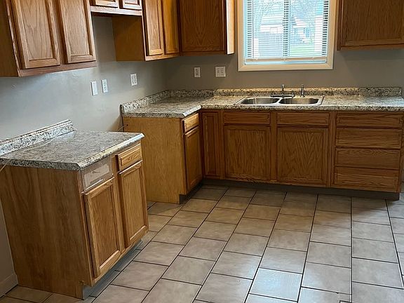 3rd image of 294 N Beverly Ave