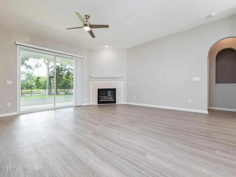171 Elmwood Dr — Photo 16