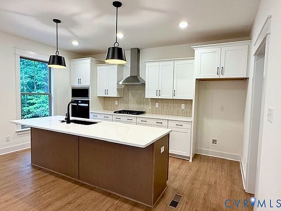 4th image of 4112 Tuckmar Pond Dr