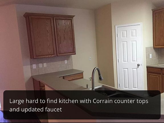 3rd image of 3949 Glenwyck Dr