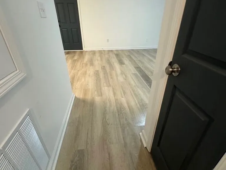 408 Meadowbrook Dr — Photo 8
