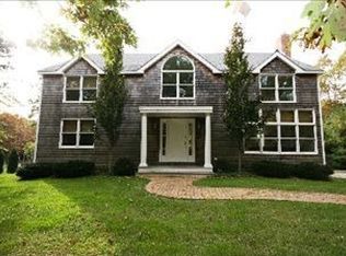 21 E Gate Rd, Wainscott, NY 11975