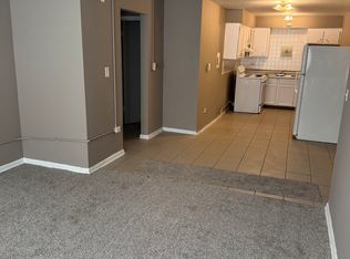 900 S 2nd Ave APT 102, Maywood, IL 60153