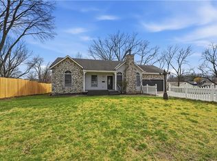 305 NE Forest Ave, Lees Summit, MO 64063