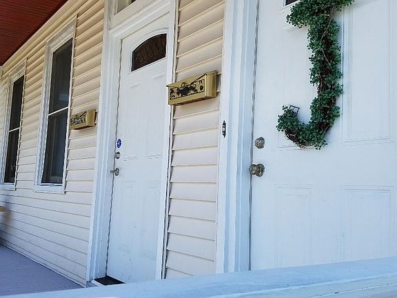 2nd image of 916 Ann St
