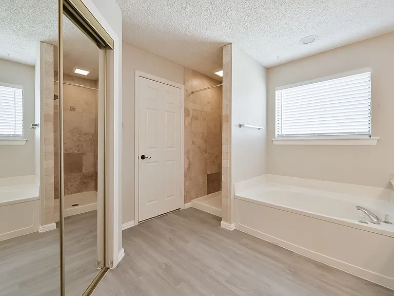 1521 Stratford Dr — Photo 28