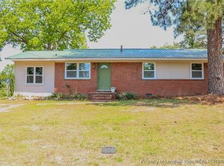1825 Camelot Dr, Fayetteville, NC 28304
