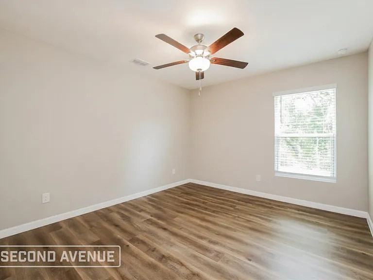 17124 Johns Ave — Photo 7
