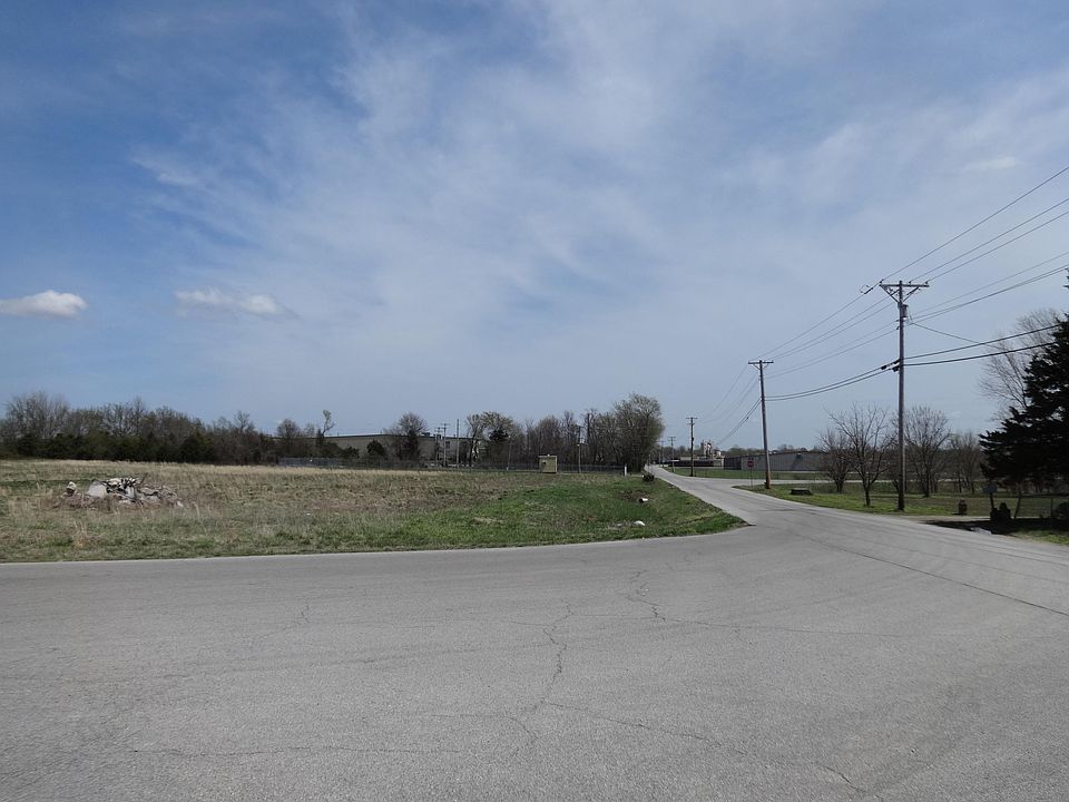 2nd image of 675 W High St