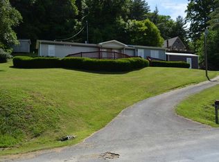 641 Grinders Mill Rd, Galax, VA 24333