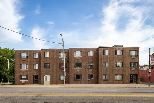 360 Tecumseh Rd W Photo 1