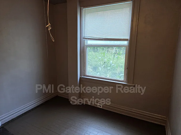 954 Hawthorne Ave #1 — Photo 15