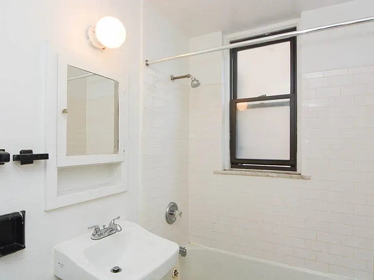 3335 W Diversey Ave #802 — Photo 12