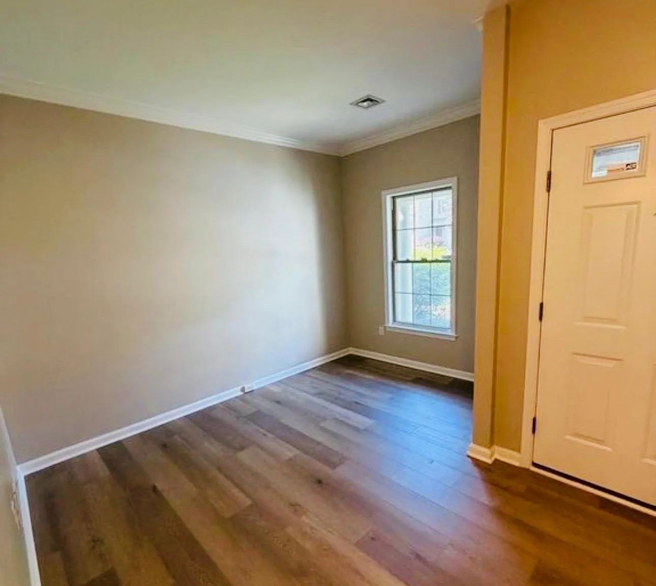 2 bed, 1980 sqft, $2,500 — Photo 2