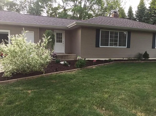 9699 Ten Mile Rd NE, Rockford, MI 49341