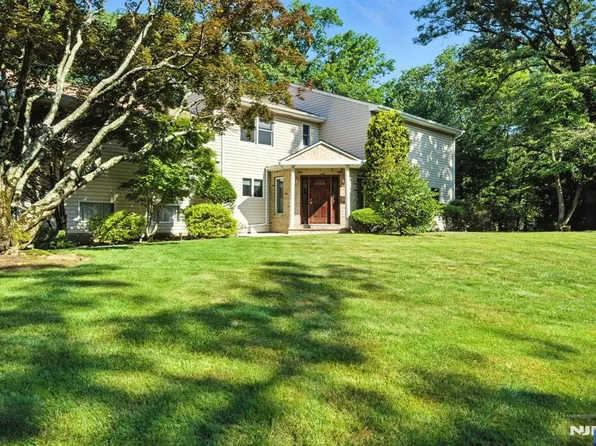 7 Stony Ridge Dr, Hillsdale, NJ 07642