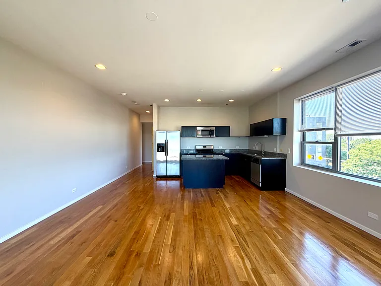 2157 N Damen Ave #305 — Photo 10