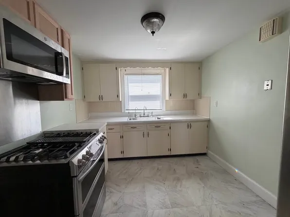 36 Barstow St #1, Salem, MA 01970