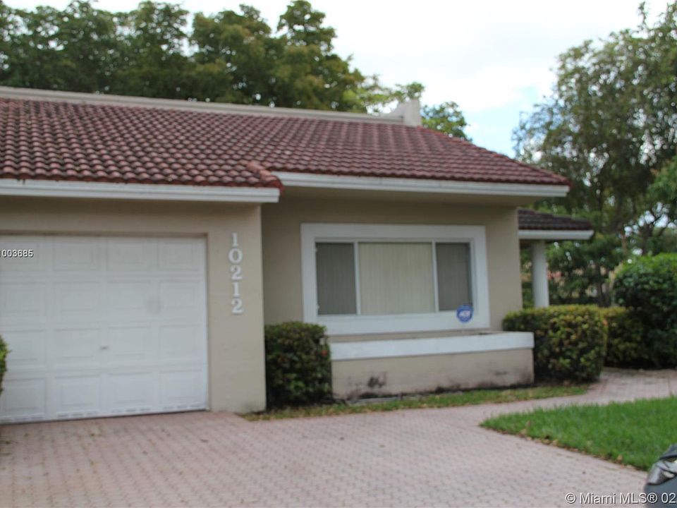 1st image of 10212 NW 52nd Ter