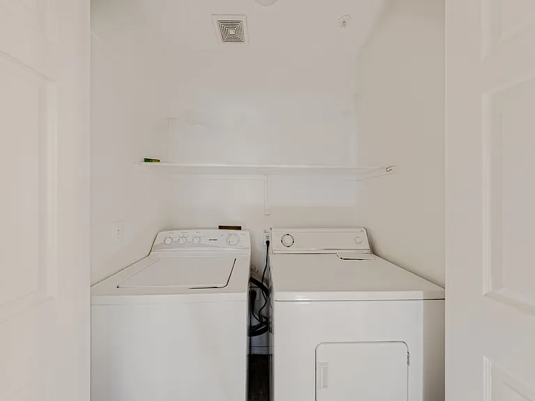 1295 N Ash St #MAIN — Photo 7