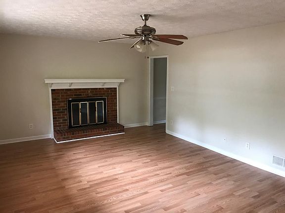 5th image of 3190 Woodbridge Ct