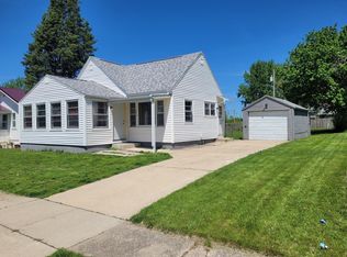 205 5th St NW, Oelwein, IA 50662