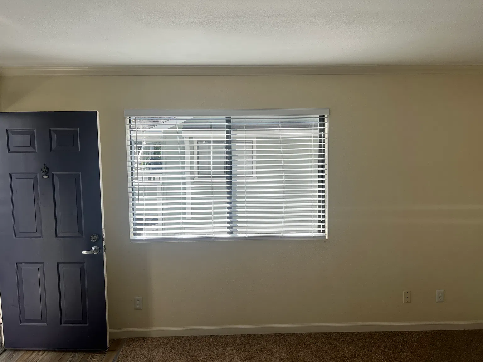 2 bed, 913 sqft, $3,300 — Photo 2