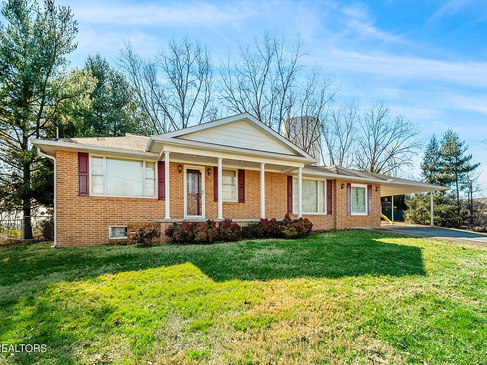 1st image of 302 Highland Cir