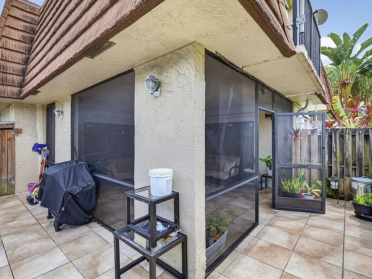 4825 NW 95th Ave #A — Photo 30