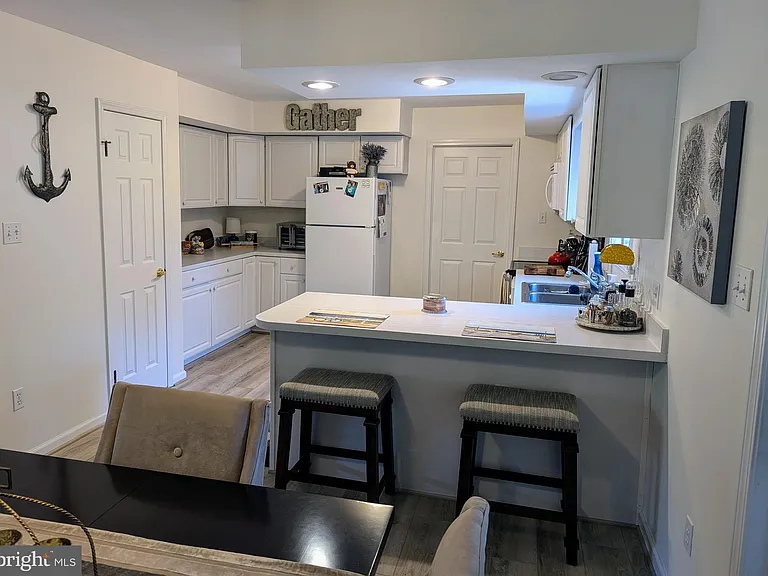 47 Radcliffe Dr — Photo 8