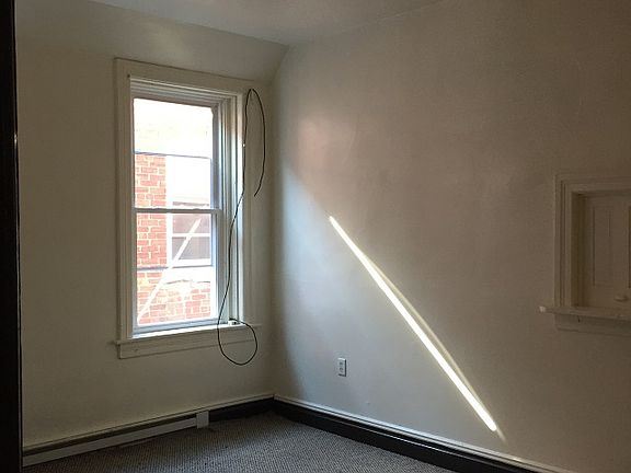 5th image of 103 E Washington St APT 3E
