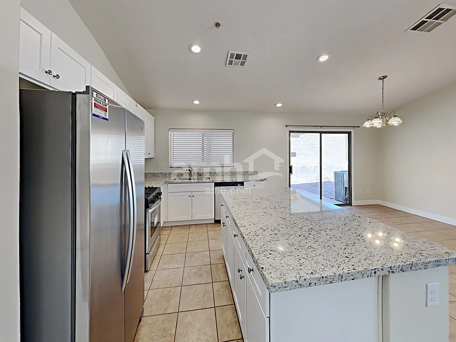 4 bed, 2.0 bath, 1825 sqft, $2,285 — Photo 3