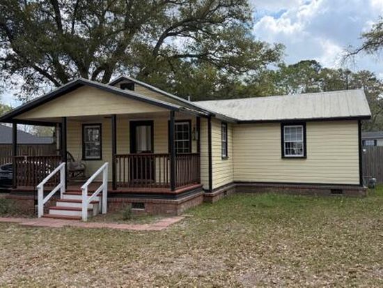 201 Garbon Dr, Summerville, SC 29485