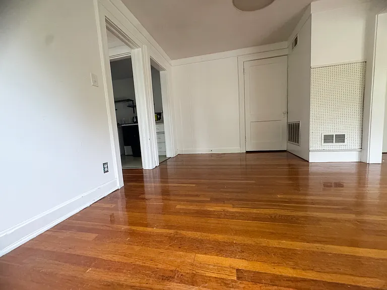 4001 Kenwood Ave #2 — Photo 6