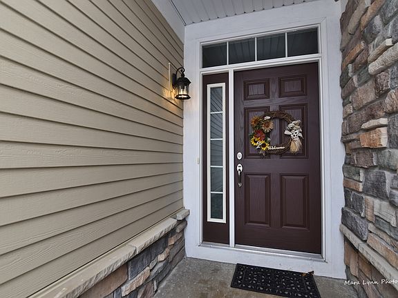 2nd image of 3893 Kingsmill Dr