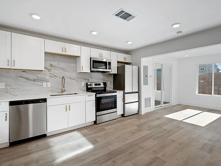 5025 San Jacinto St #304 — Photo 4