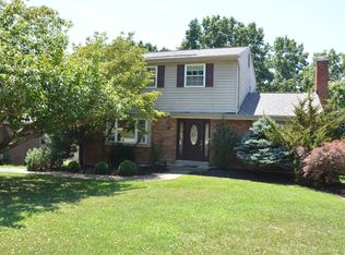 117 Huron Dr, Carnegie, PA 15106