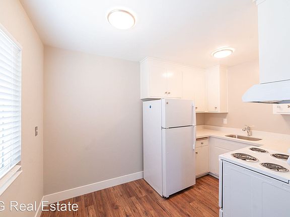 3rd image of 1331 Liberty St #16