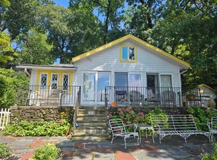 7 Meteor Trl, Andover, NJ 07821