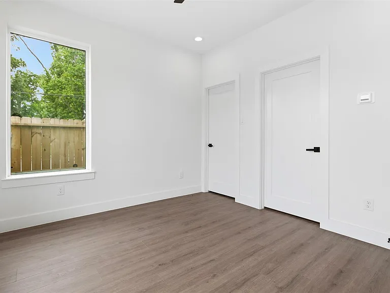 5512 Hardy St — Photo 5
