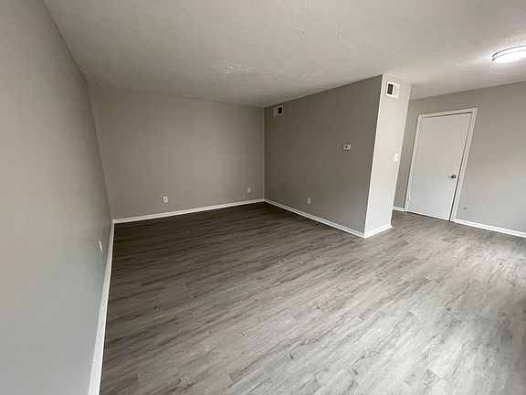 4th image of 1029 Cross Keys Rd APT 11