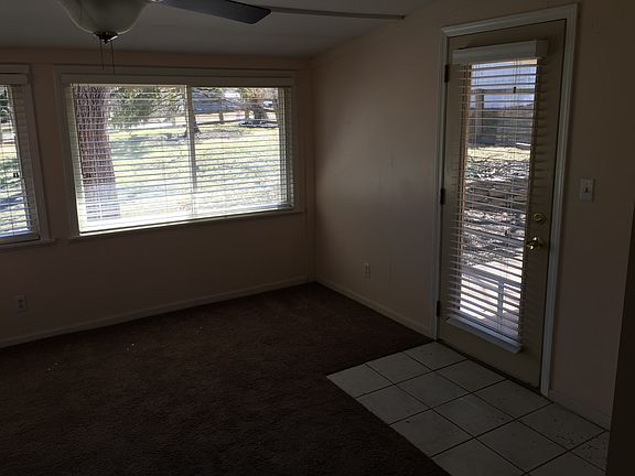3rd image of 49 E Pawnee Dr
