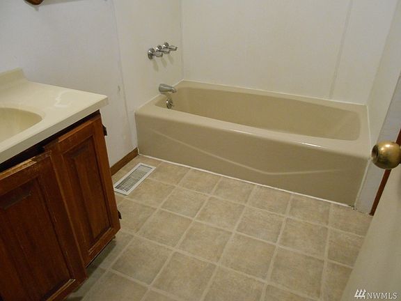 5th image of 1539 8th St